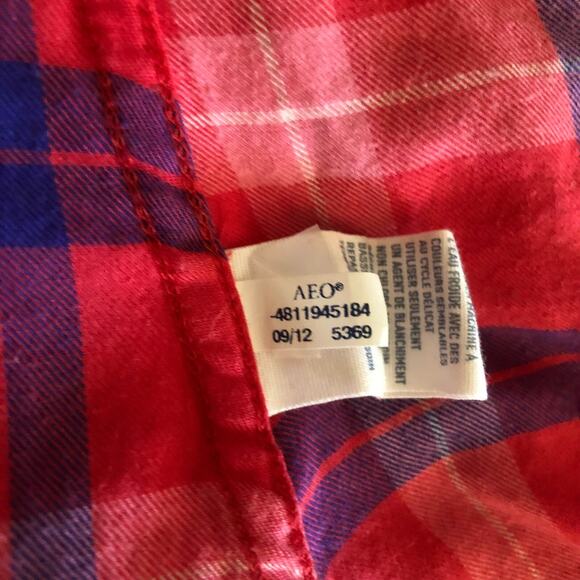 American Eagle Outfitters Plaid Button-Up Long Sleeve Shirt Women's Size Small - Picture 9 of 9